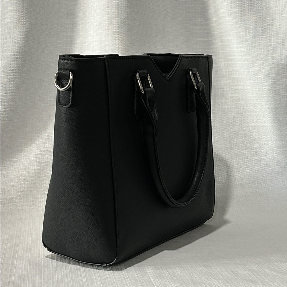 Yani J’adore Black and Gray Geometric Tote - Picture 5 of 6